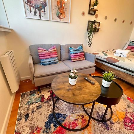B - Newley Renovated Private Self-Contained Room In A Shared Apartment In Birmingham City Centre Extérieur photo
