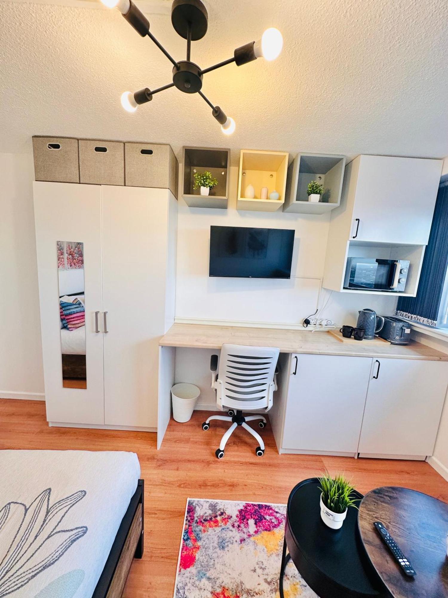 B - Newley Renovated Private Self-Contained Room In A Shared Apartment In Birmingham City Centre Extérieur photo